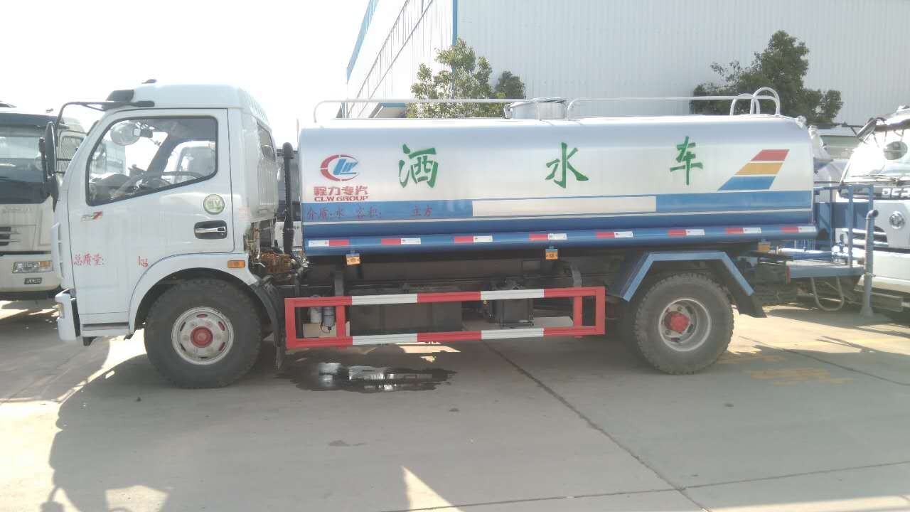 东风多利卡洒水车